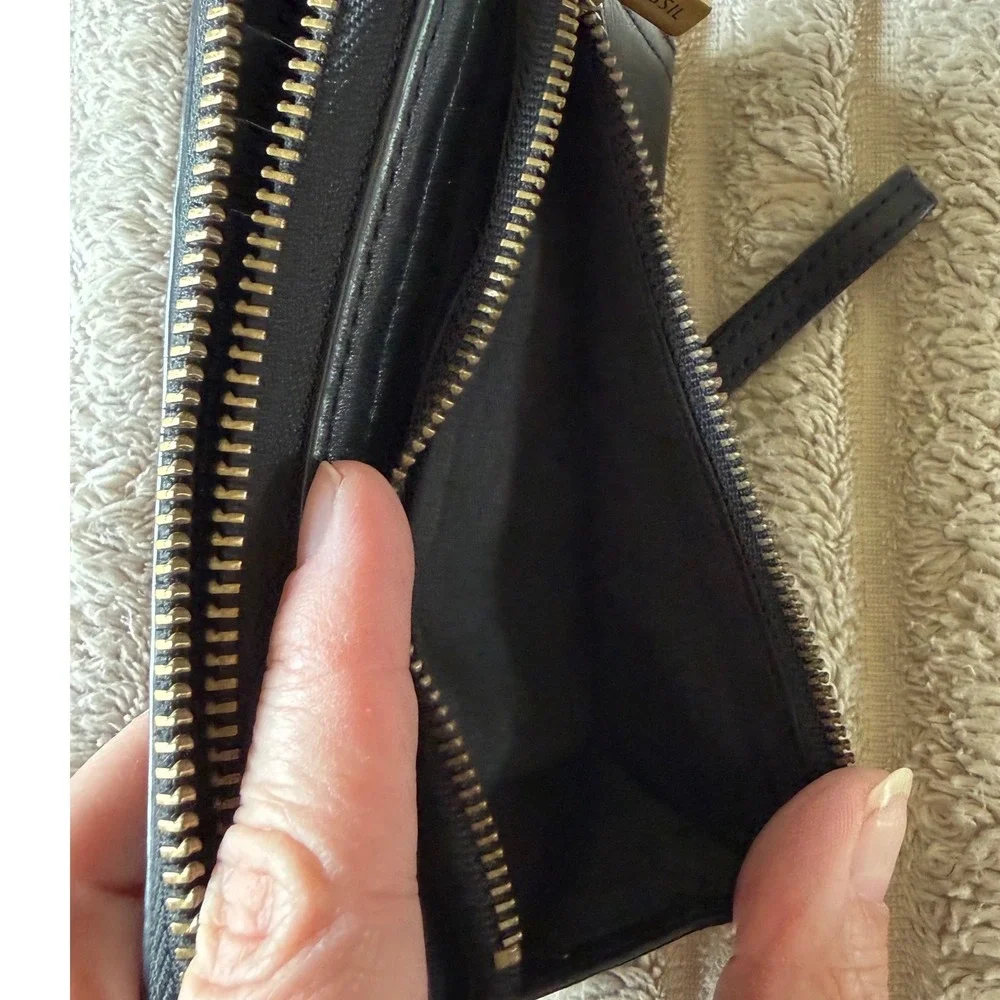 Fossil Logan RFID Medium Zip Around Wallet Black Leather SL6386001 Wristlet